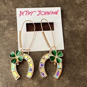 Betsey Johnson St. Patricks Day Clover Horseshoe Earrings 🍀 🍀